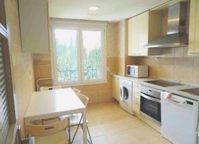 Apartment Middle Floor in The Golden Mile Las Cañas Beach  - 5