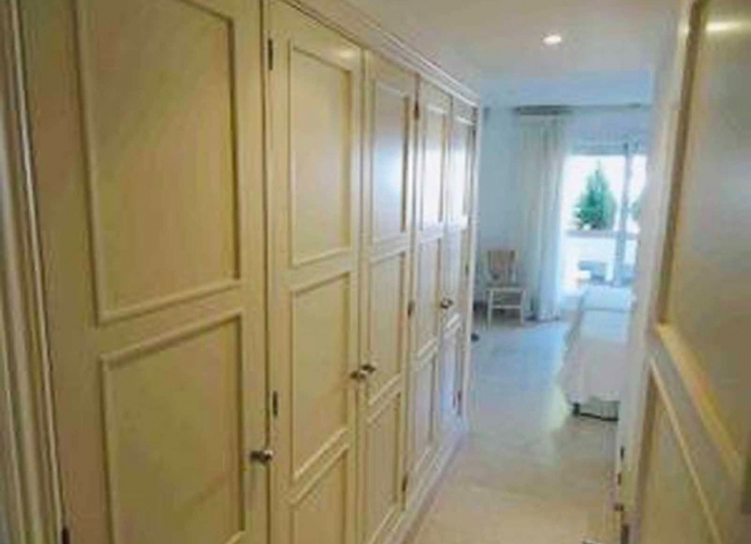 Apartment Middle Floor in The Golden Mile Las Cañas Beach  - 9