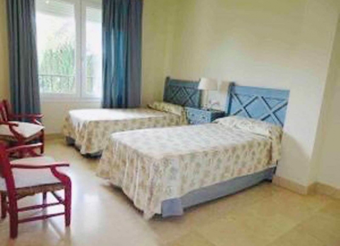 Apartment Middle Floor in The Golden Mile Las Cañas Beach  - 10
