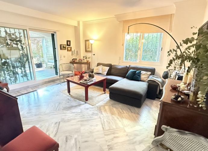 Apartamento Planta Baja en Nueva Andalucía Dama de Noche  - 2