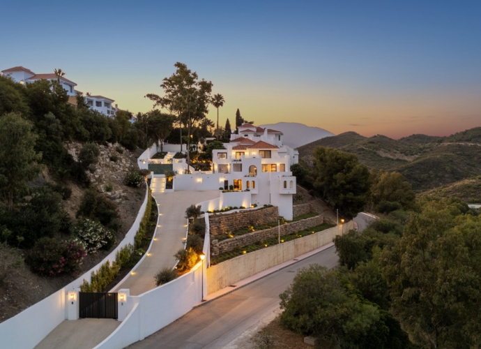 Villa Independiente en Nueva Andalucía Villas en Nueva Andalucia  - 1
