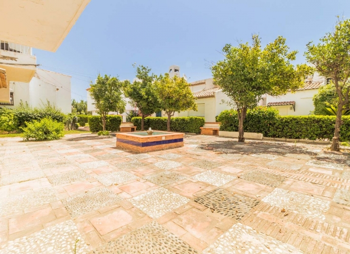 Commercial Business situé à Estepona - 2