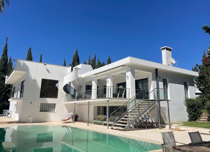 Villa Detached in Nueva Andalucía Villas en Nueva Andalucia  - 1