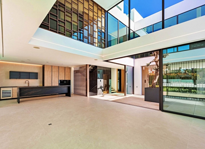 Villa Semi Detached in The Golden Mile - 3