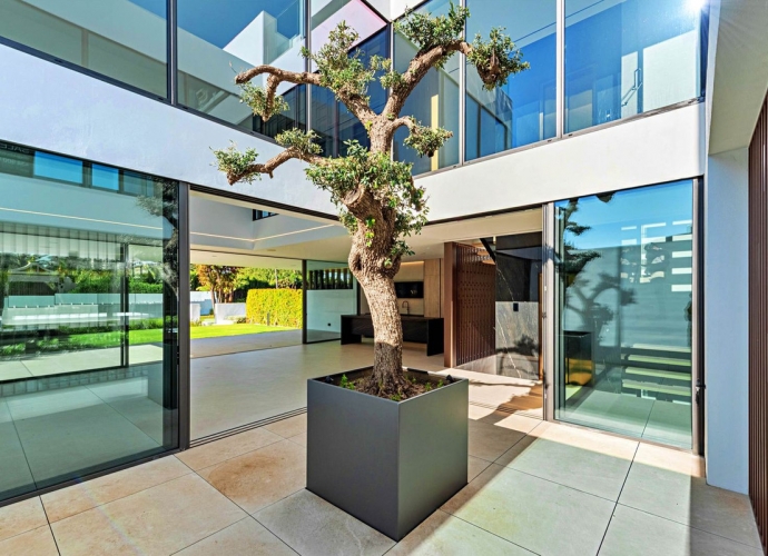 Villa Semi Detached in The Golden Mile - 4