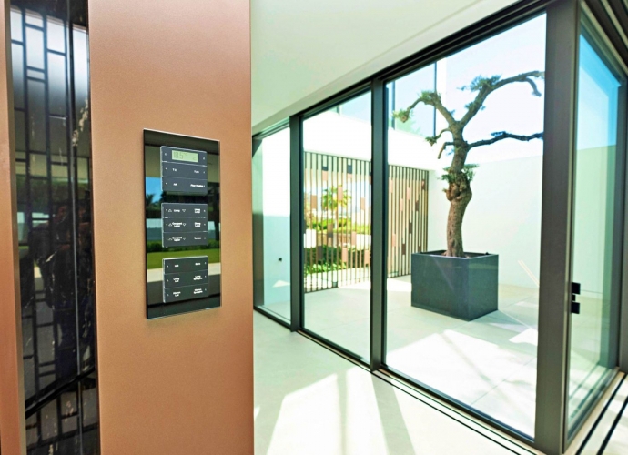 Villa Semi Detached in The Golden Mile - 8