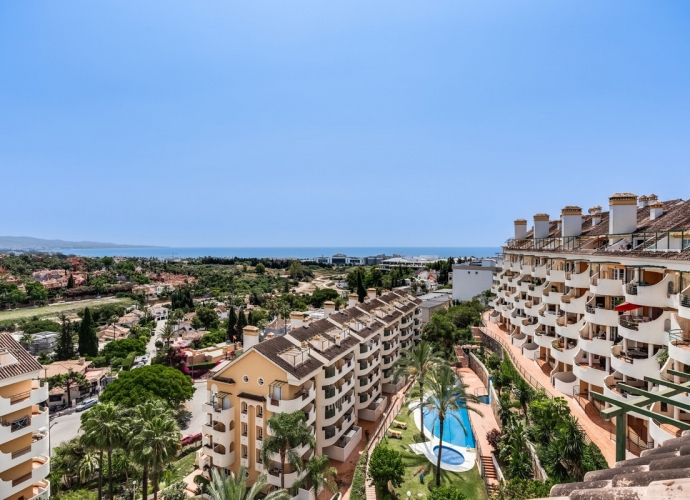 Apartment Penthouse Duplex en Nueva Andalucía Señorío de Aloha  - 1