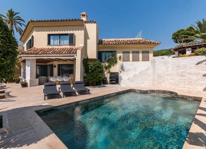 Villa Detached in Nueva Andalucía Villas en Nueva Andalucia  - 1