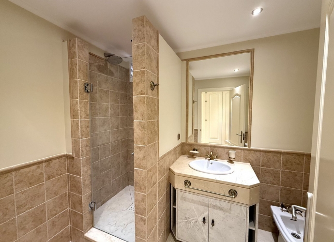 Apartamento Planta Baja en Benahavís Benatalaya  - 9
