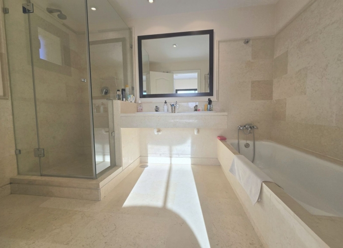 Apartamento Planta Media en Benahavís Capanes del Golf  - 6