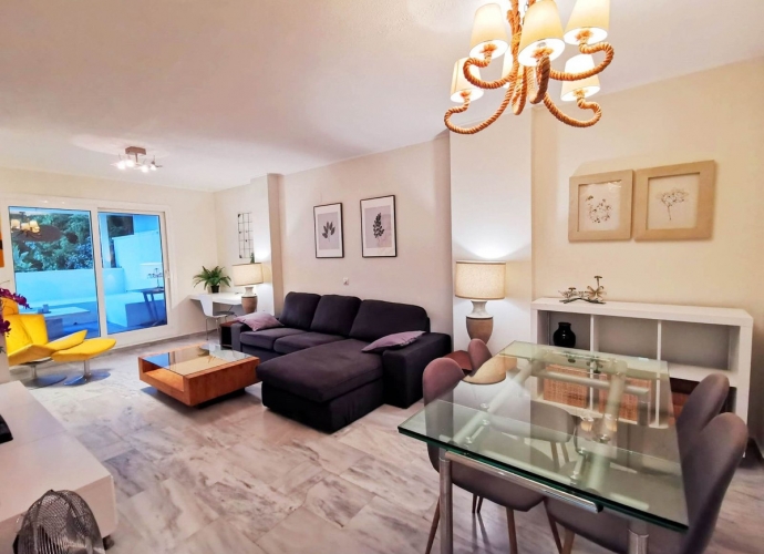 Apartamento Planta Media en Nueva Andalucía Terrazas del Rodeo  - 2