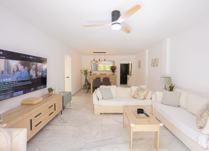 Appartement  rez de chaussée situé à The Golden Mile - 1