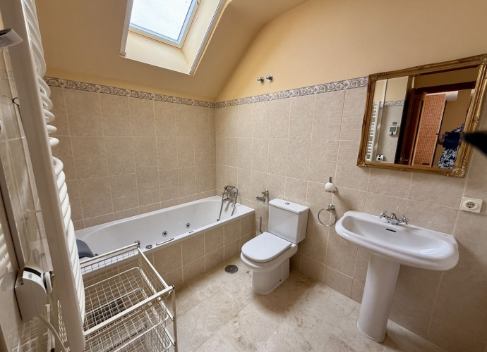 Villa Semi Detached in Elviria - 9