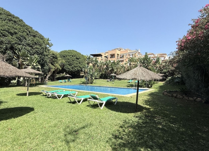 Apartamento Planta Media en Guadalmina Alta - 1