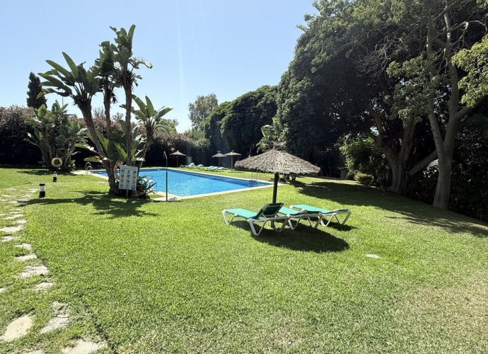 Apartamento Planta Media en Guadalmina Alta - 2