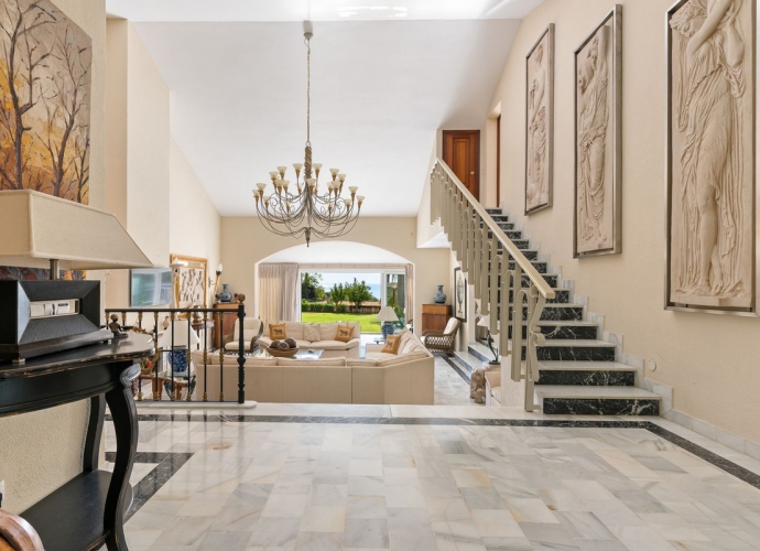 Villa Detached in Estepona - 4