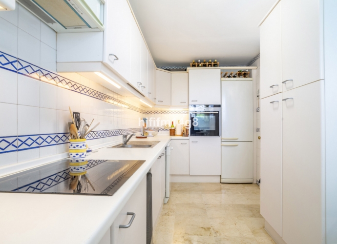 Apartamento Planta Media en Guadalmina Alta - 8