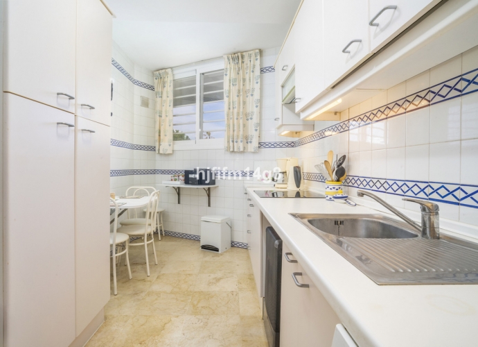 Apartamento Planta Media en Guadalmina Alta - 9