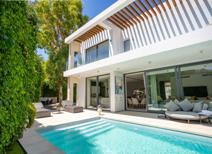 Villa Detached in Estepona - 1