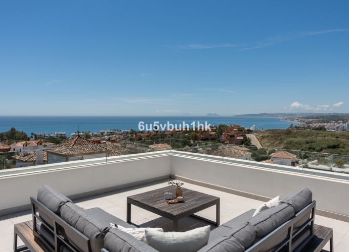 Villa Detached in Estepona - 1