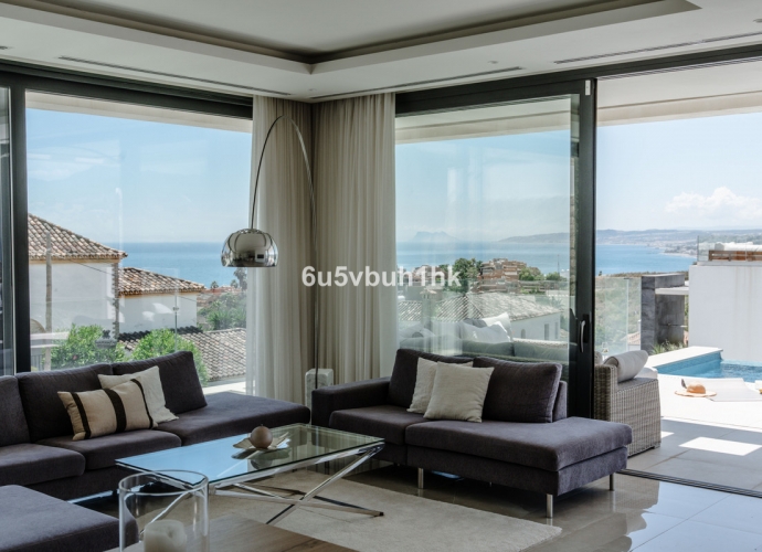 Villa Detached in Estepona - 3