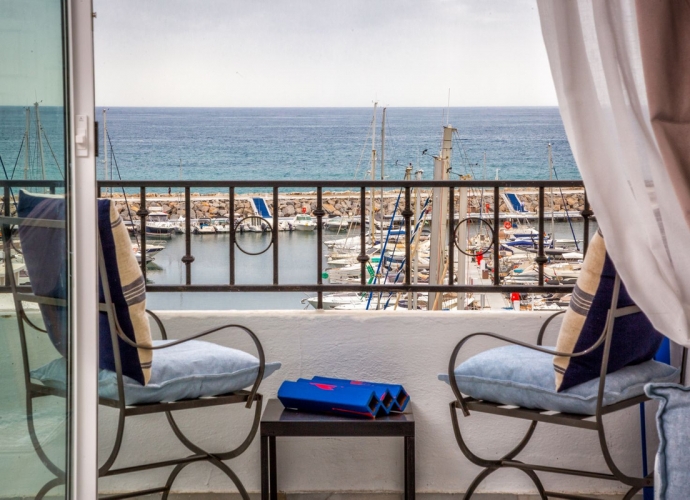 Apartamento Planta Media en Puerto Banús Jardines del Puerto  - 1
