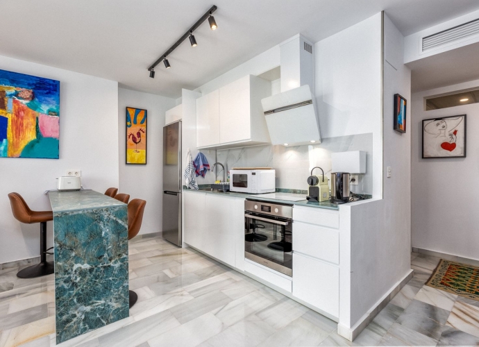 Apartamento Planta Media en Puerto Banús Jardines del Puerto  - 5