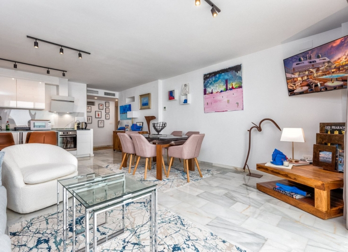 Apartamento Planta Media en Puerto Banús Jardines del Puerto  - 10