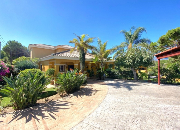 Villa Detached in Marbella - 3