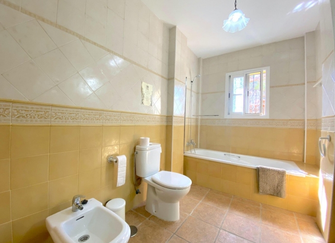 Villa Detached in Marbella - 8