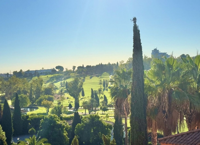 Apartment Middle Floor in Benahavís - 1