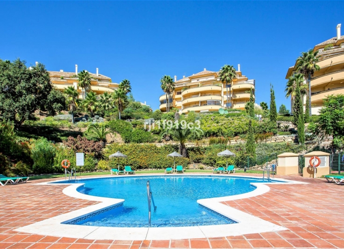 Appartement milieu d’Etage situé à Elviria Elviria Hills  - 1