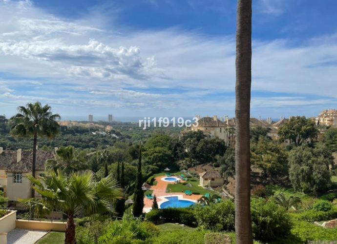 Appartement milieu d’Etage situé à Elviria Elviria Hills  - 3