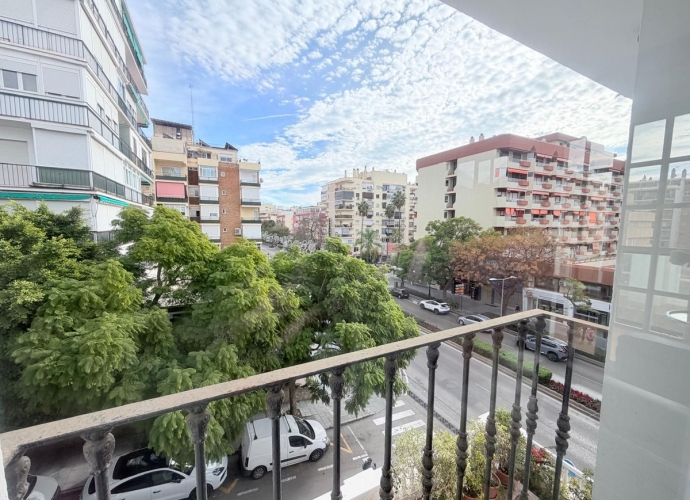 Apartamento Planta Media en Marbella - 1