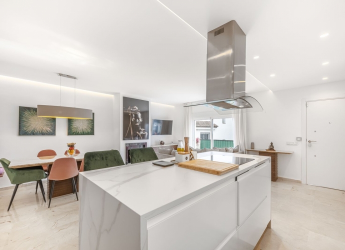 Appartement milieu d’Etage situé à Aloha - 7