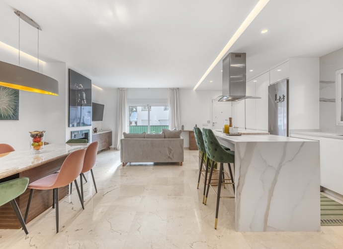 Appartement milieu d’Etage situé à Aloha - 8