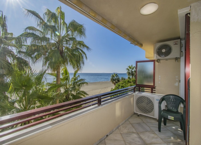 Apartment Middle Floor in Estepona - 2