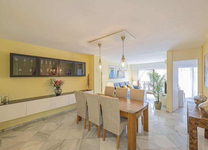 Apartment Middle Floor in Estepona - 3