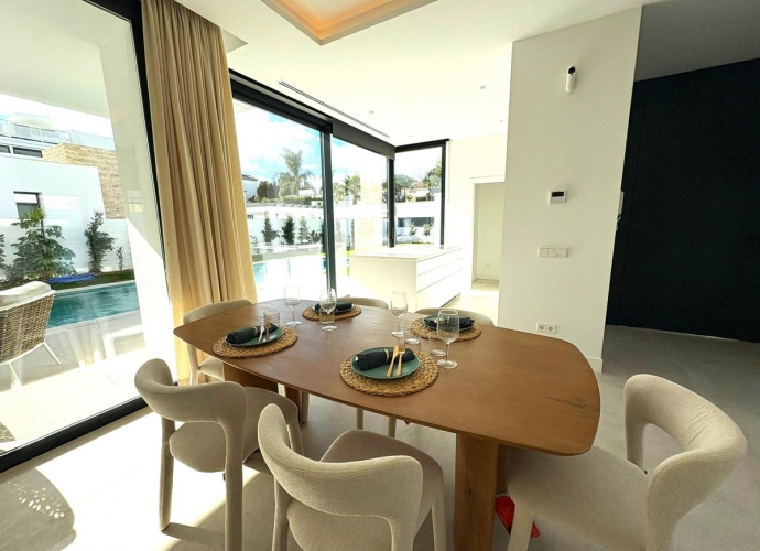 Villa Detached in Estepona - 8