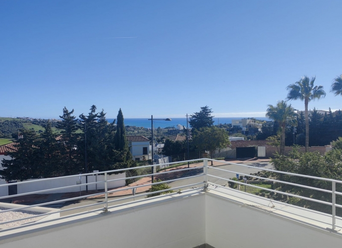 Apartment Penthouse in Estepona - 1