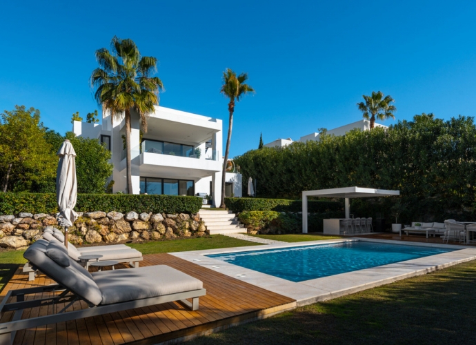 Villa Independiente en Nueva Andalucía - 2