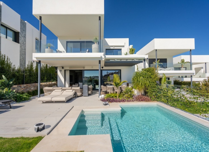 Villa Semi Detached in Santa Clara - 1