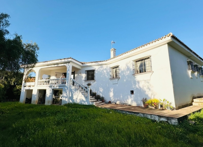 Villa Independiente en Atalaya - 2