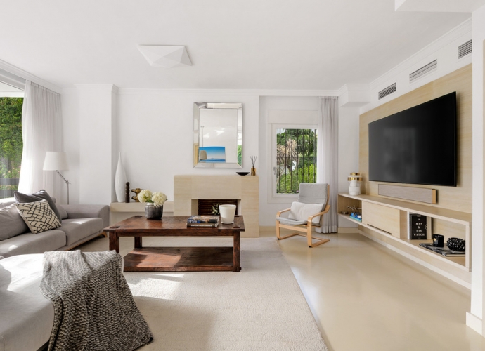 Villa Semi Detached in The Golden Mile - 3