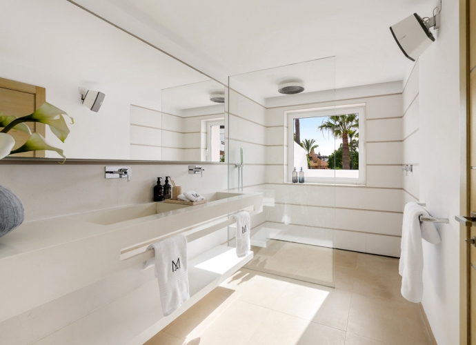 Villa Semi Detached in The Golden Mile - 10