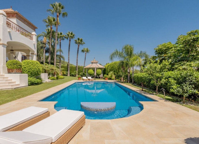 Villa Independiente en Sierra Blanca - 2