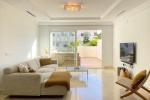 Apartamento Planta Media en Aloha - 1 - slides