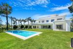 Villa Detached in The Golden Mile - 9 - slides